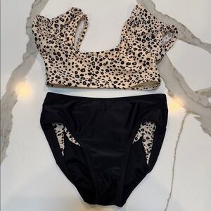 Cat & Jack Black Girls Swim Bikini Leopard- Puff Sleeve size 4/5 XS